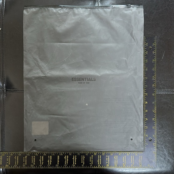 ESSENTIALS FEAR OF GOD merch bag & tags - Picture 7 of 11